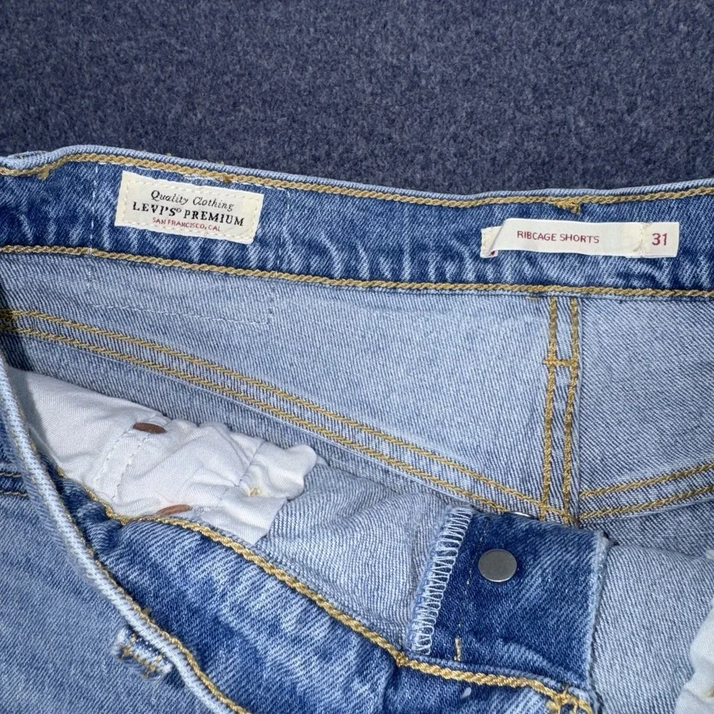 Levis Shorts Womens Sz 31 Blue High Rise Denim Ribcage Button Fly Cut Off Frayed